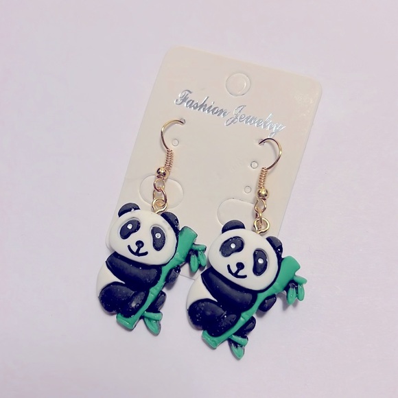 3/25$ Fashion Jewelry Panda Earrings - Picture 4 of 10